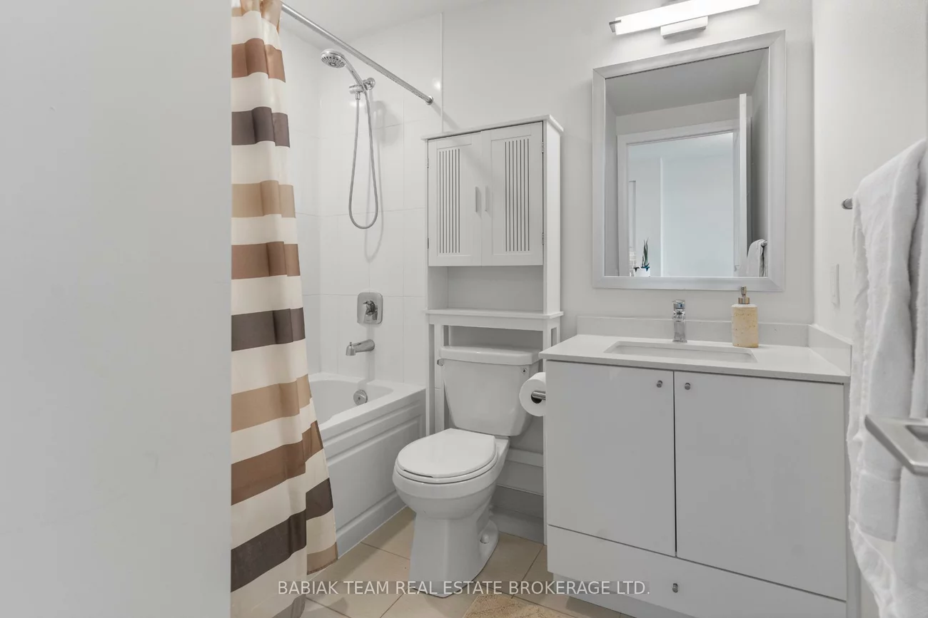 65, Watergarden, Hurontario, Mississauga