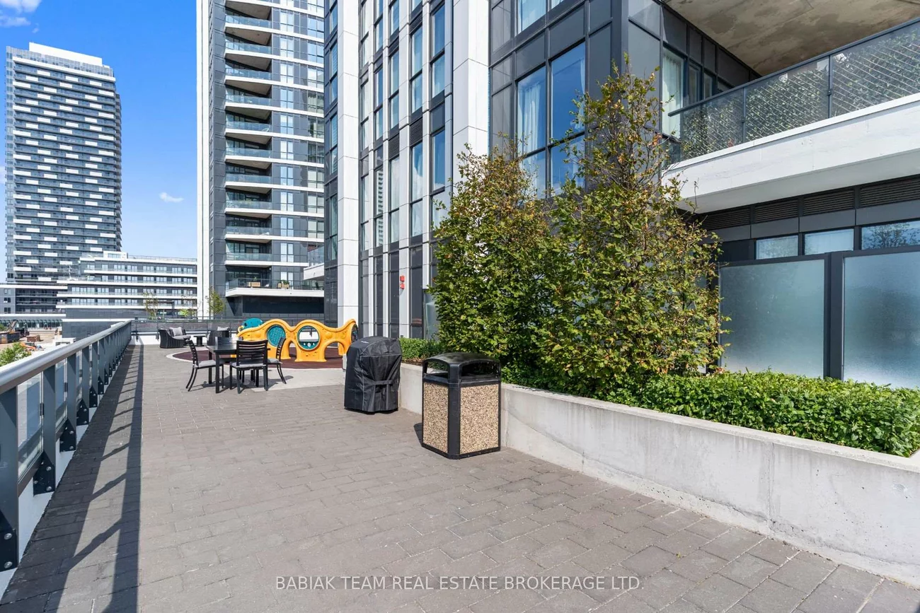 65, Watergarden, Hurontario, Mississauga