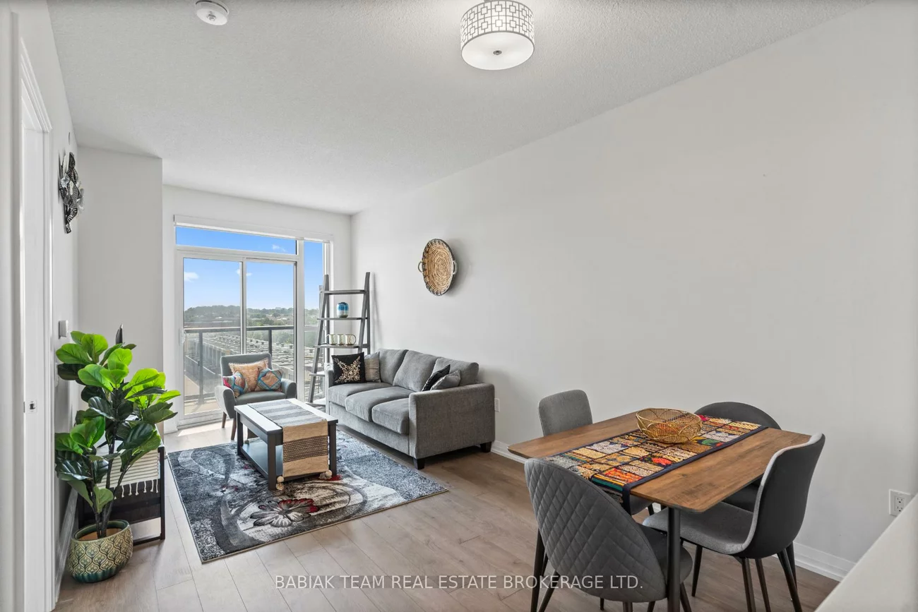 65, Watergarden, Hurontario, Mississauga