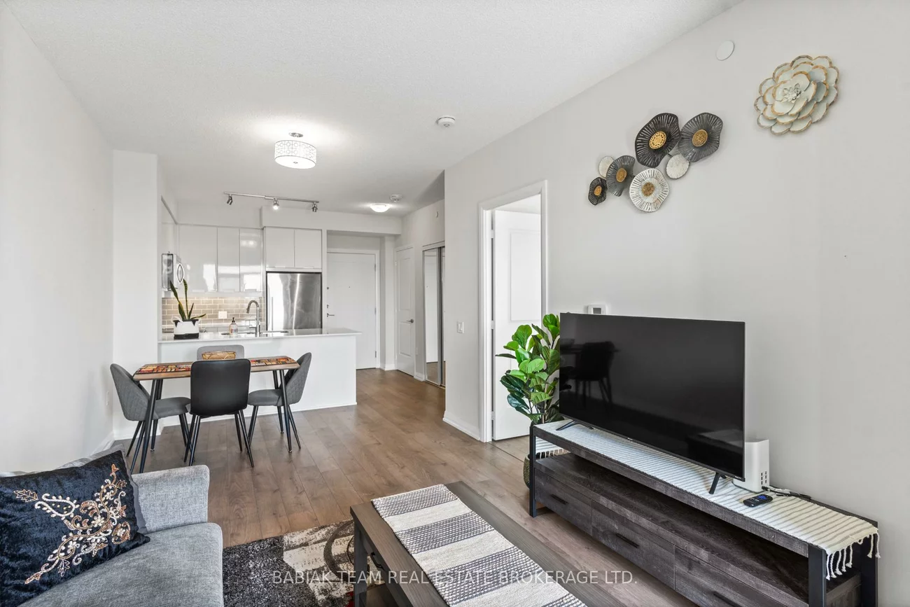 65, Watergarden, Hurontario, Mississauga