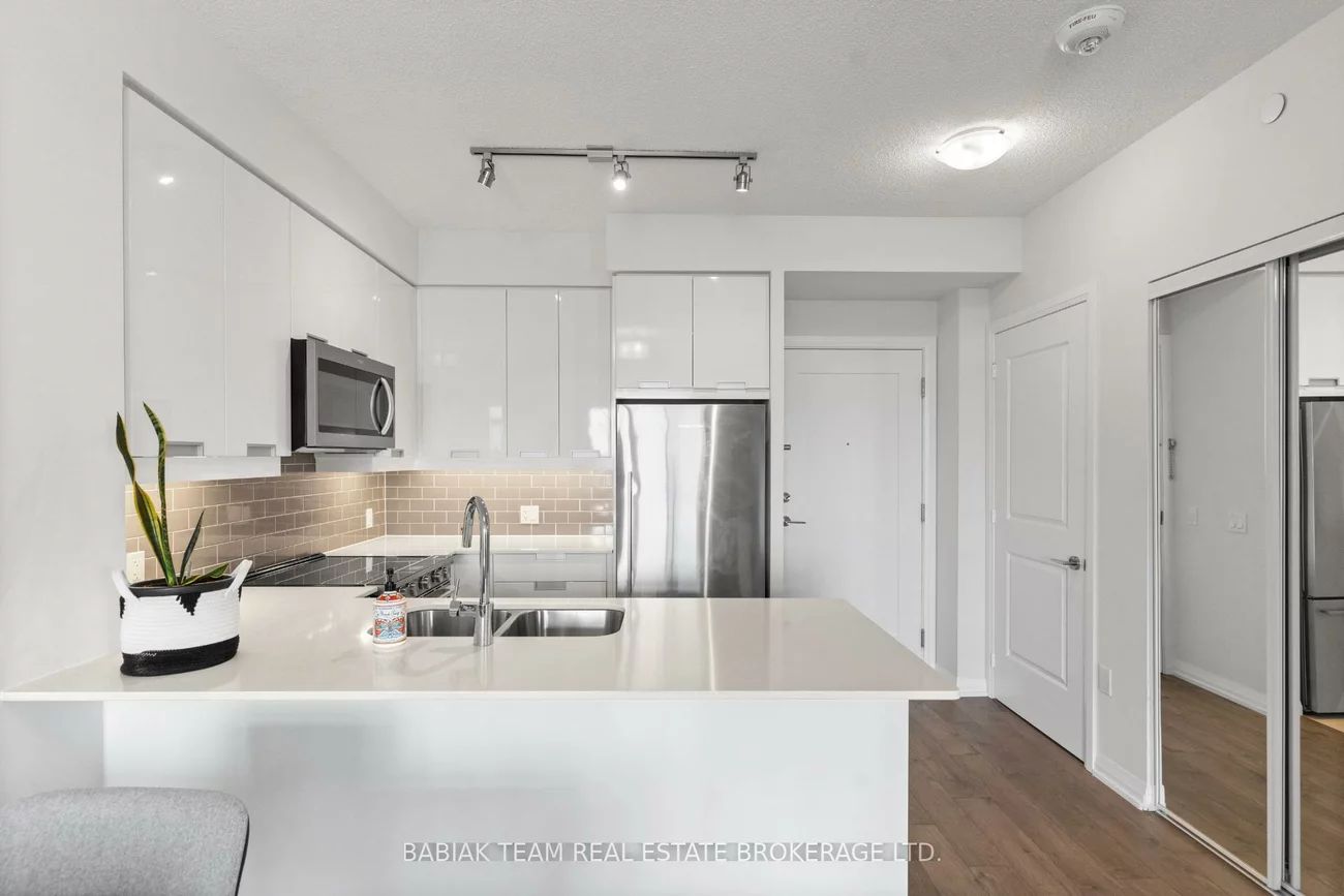 65, Watergarden, Hurontario, Mississauga