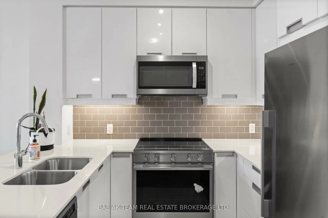 65, Watergarden, Hurontario, Mississauga
