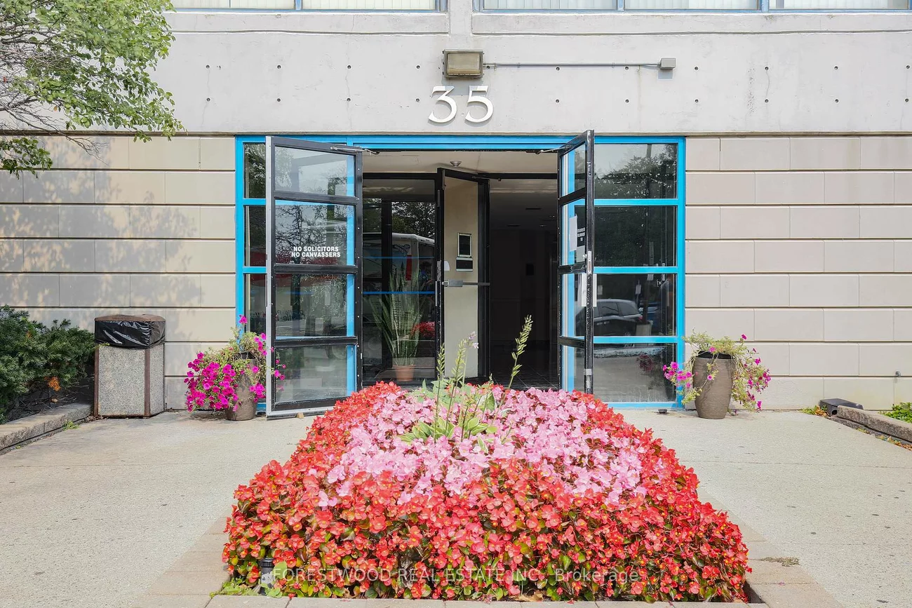 35, Trailwood, Hurontario, Mississauga