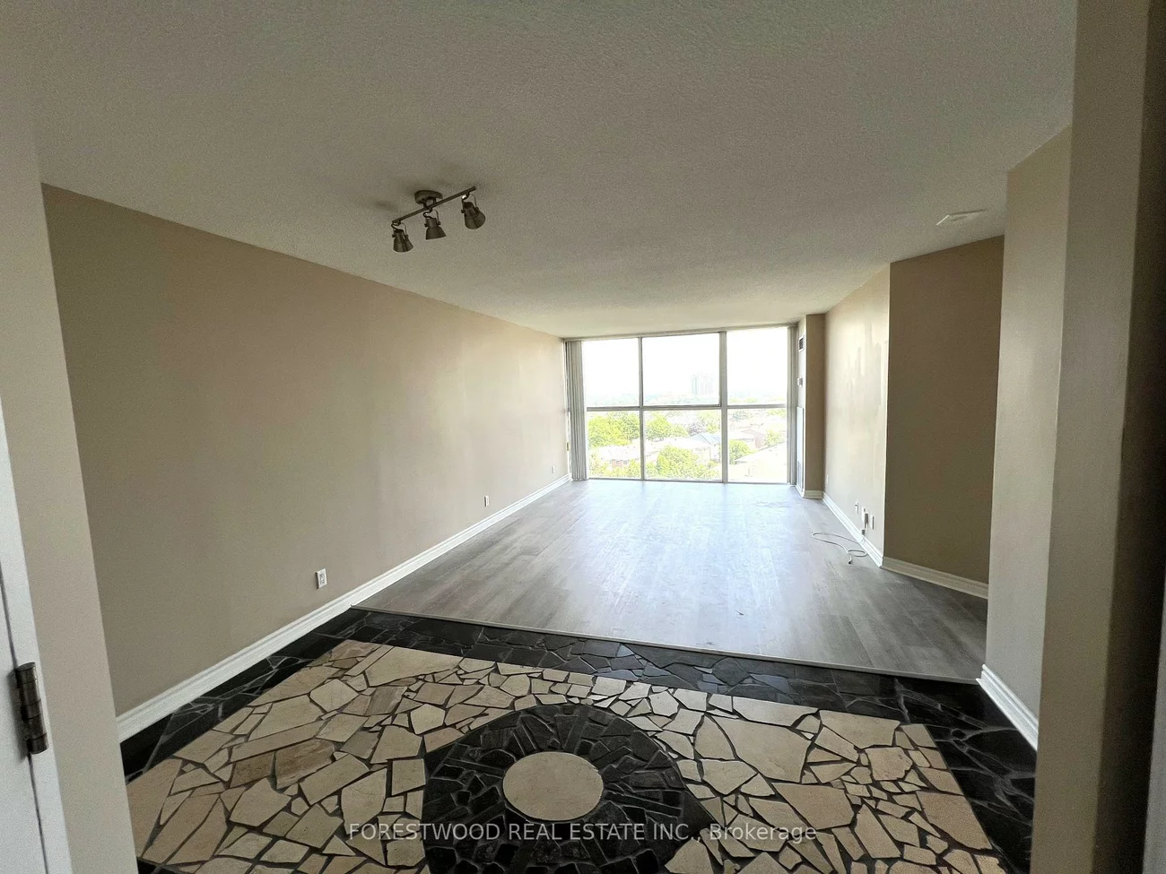 35, Trailwood, Hurontario, Mississauga