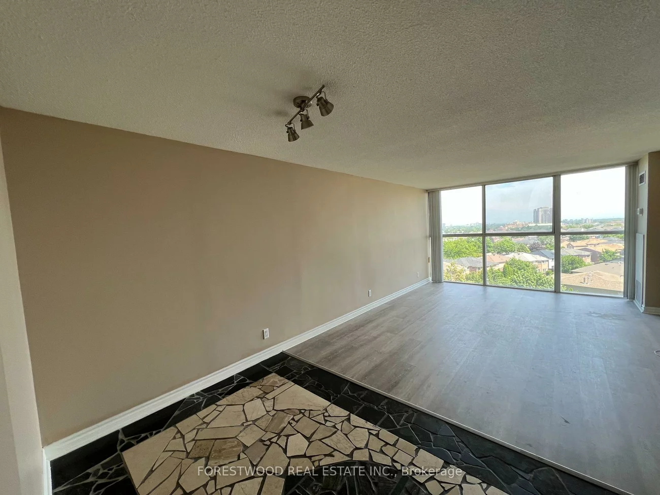 35, Trailwood, Hurontario, Mississauga