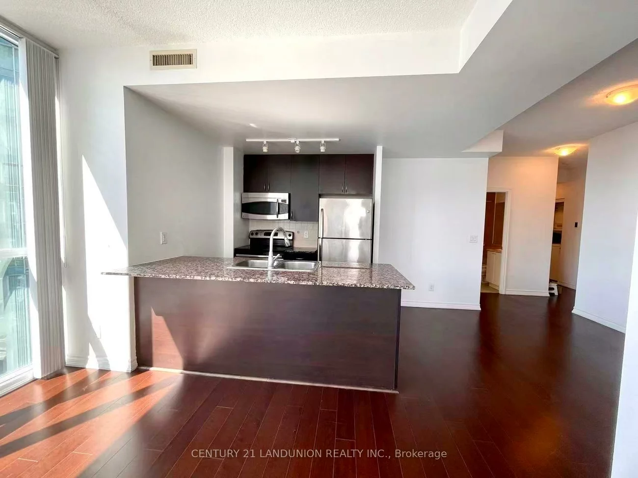 223, Webb, City Centre, Mississauga