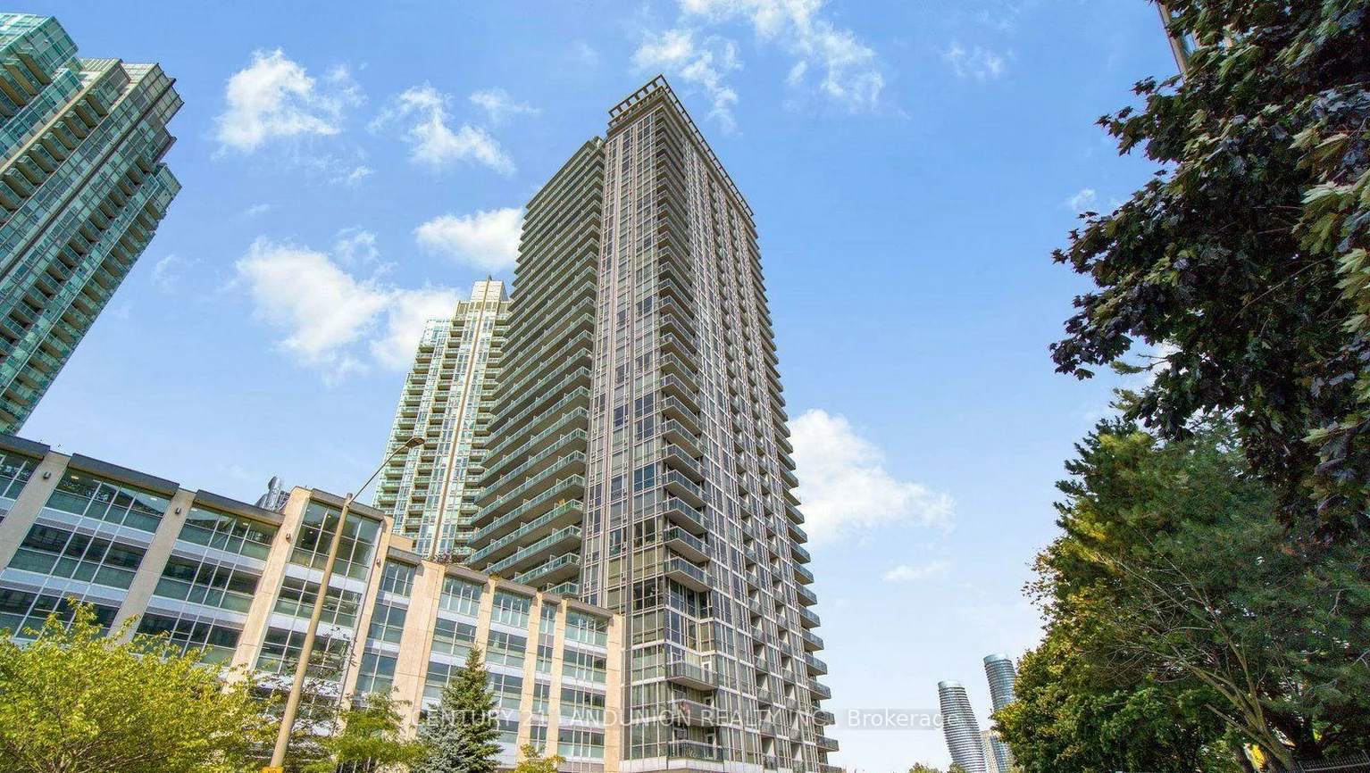 223, Webb, City Centre, Mississauga