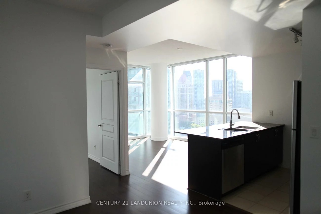 223, Webb, City Centre, Mississauga