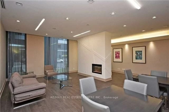 75, Eglinton, Hurontario, Mississauga