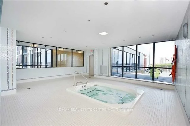 75, Eglinton, Hurontario, Mississauga