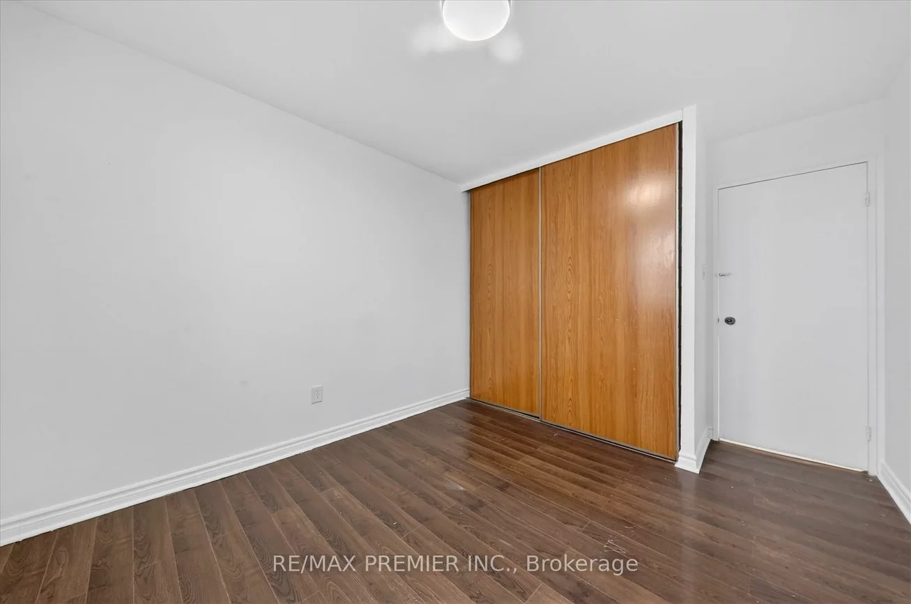 3555, Derry, Malton, Mississauga