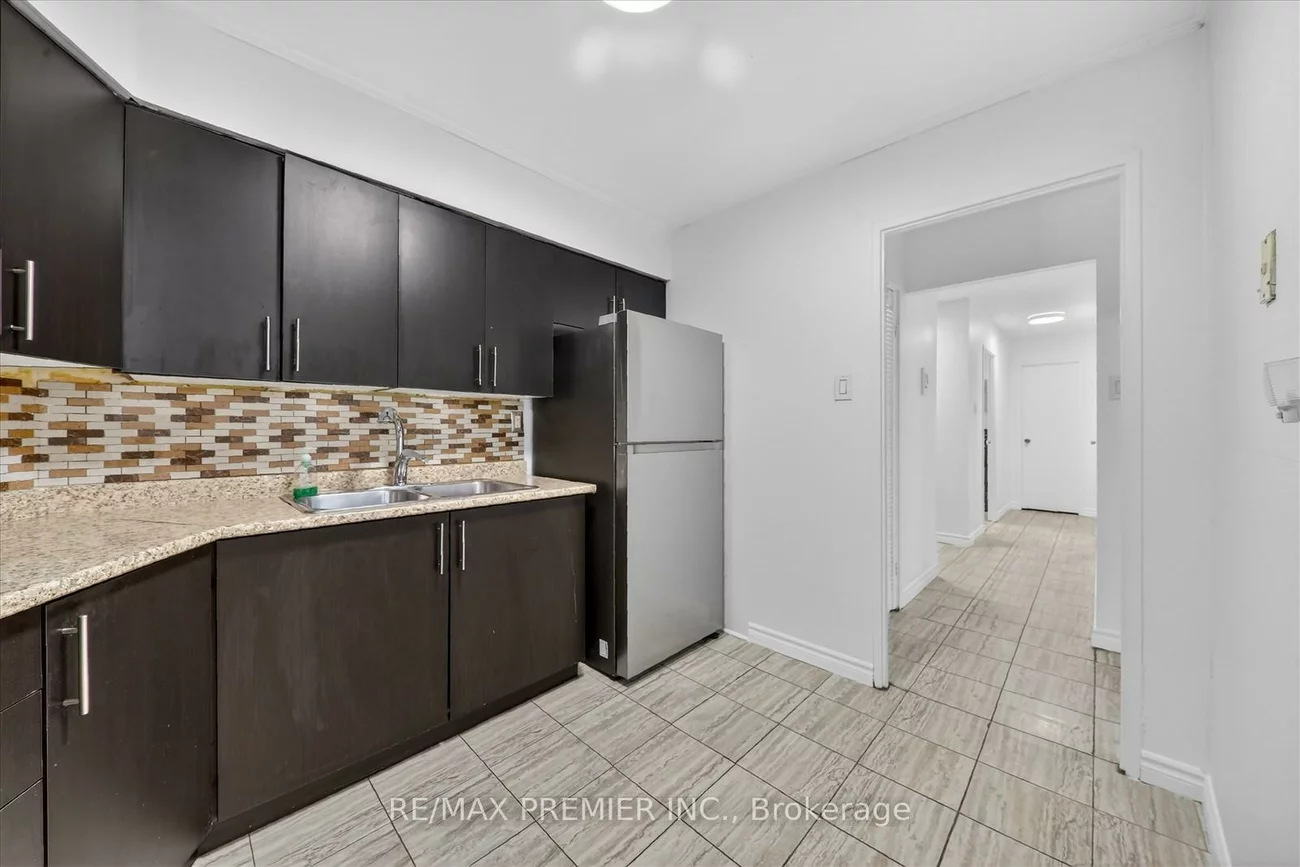 3555, Derry, Malton, Mississauga