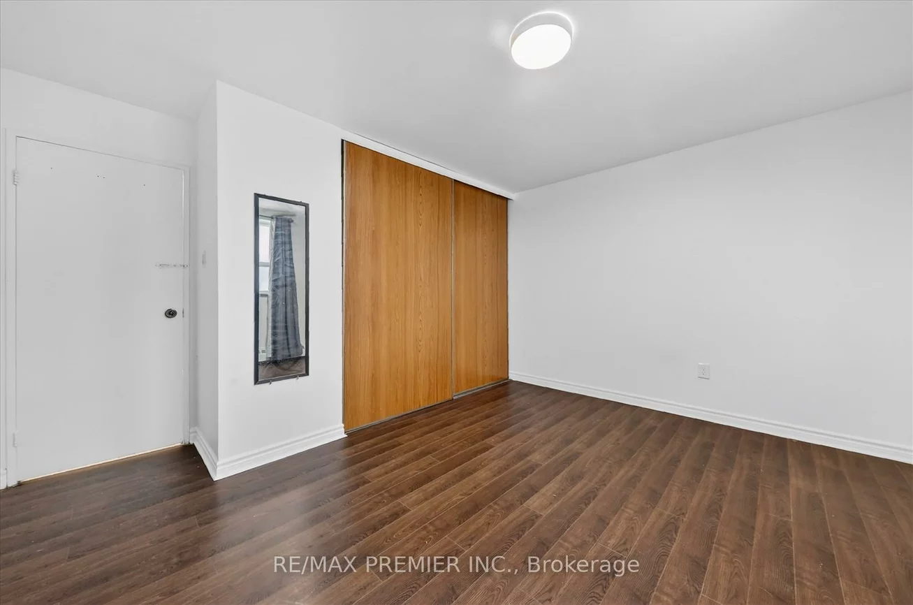 3555, Derry, Malton, Mississauga