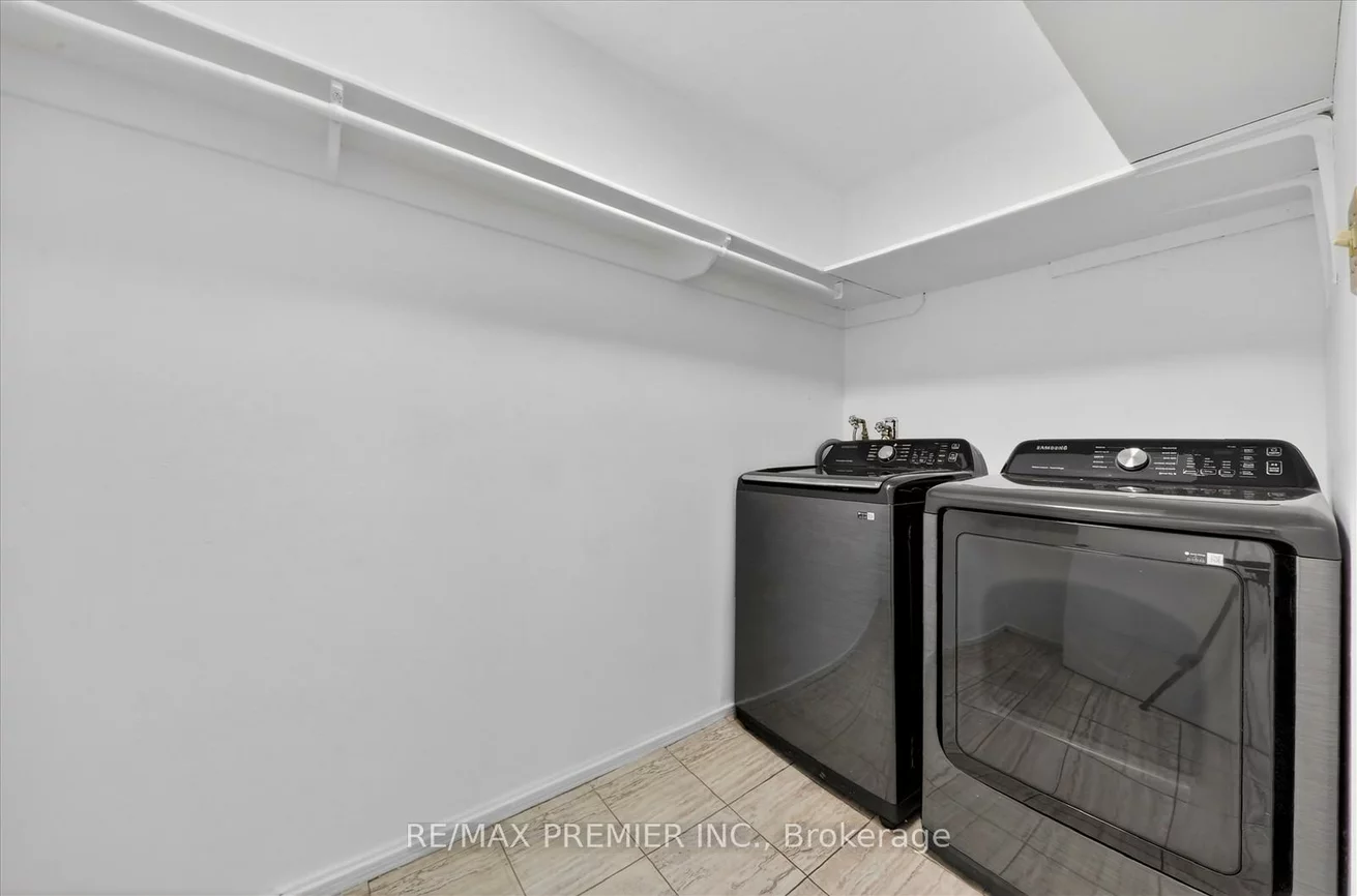 3555, Derry, Malton, Mississauga