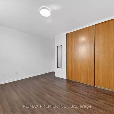 3555, Derry, Malton, Mississauga