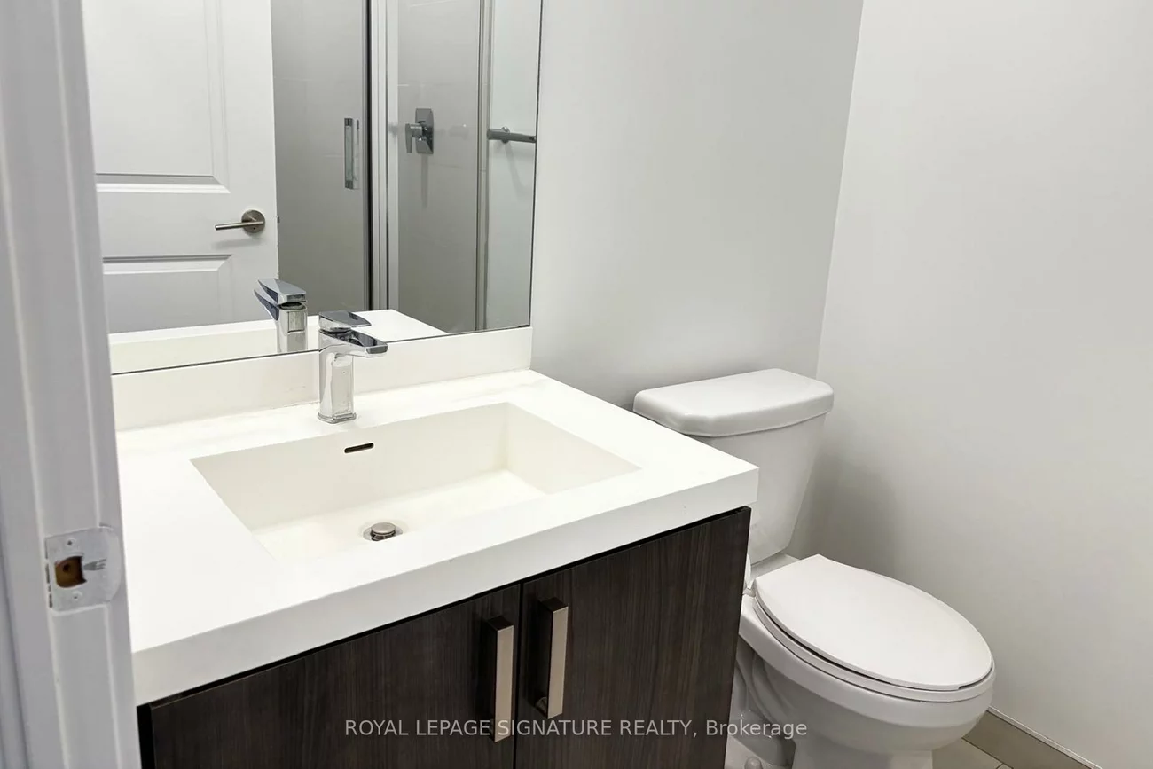 8, Nahani, Hurontario, Mississauga