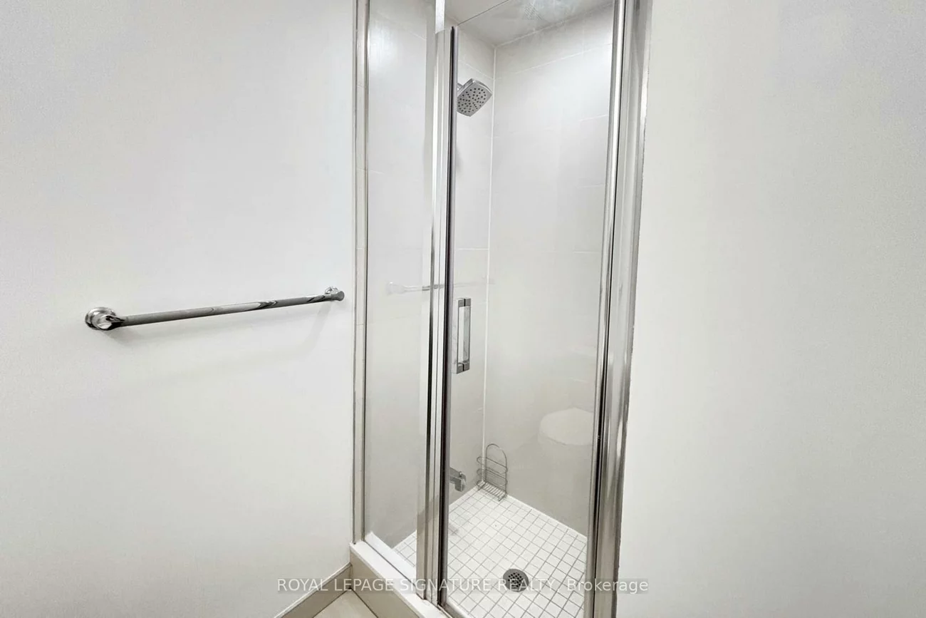 8, Nahani, Hurontario, Mississauga