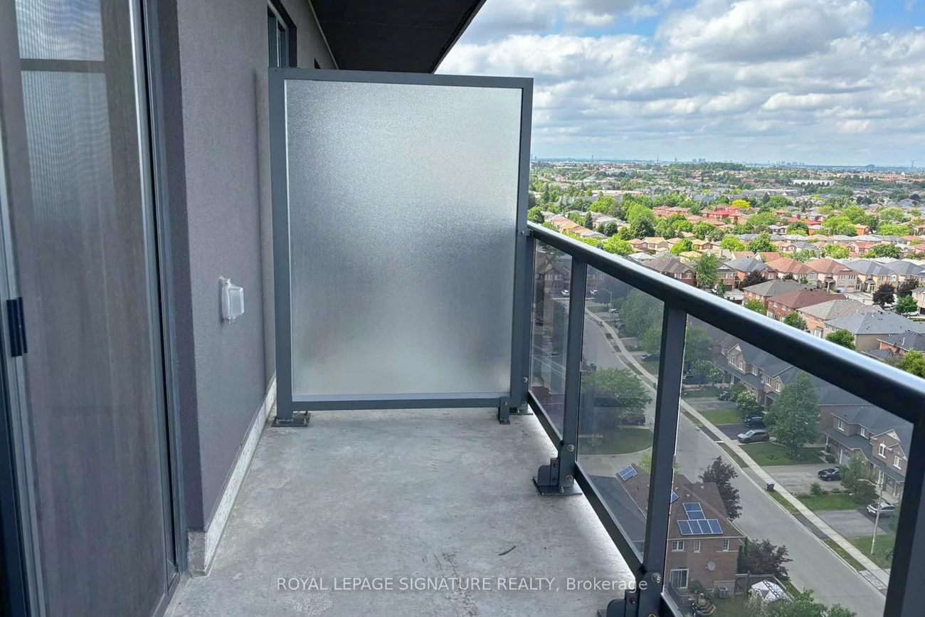 8, Nahani, Hurontario, Mississauga