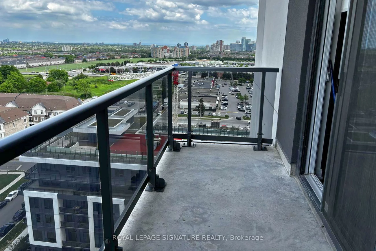 8, Nahani, Hurontario, Mississauga