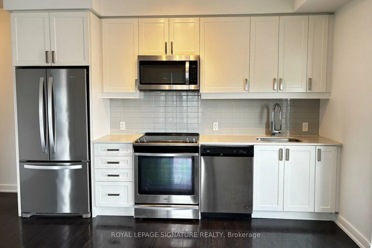 8, Nahani, Hurontario, Mississauga
