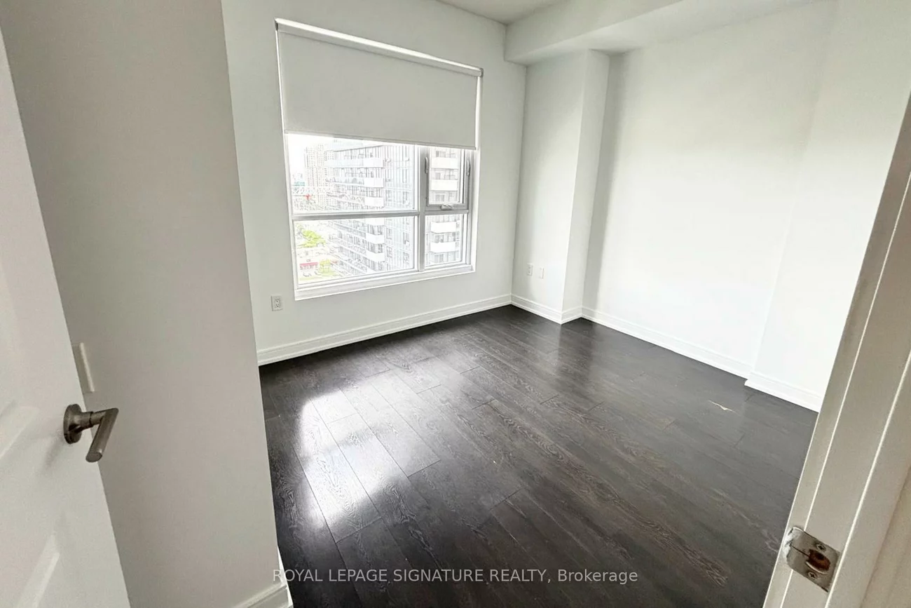 8, Nahani, Hurontario, Mississauga
