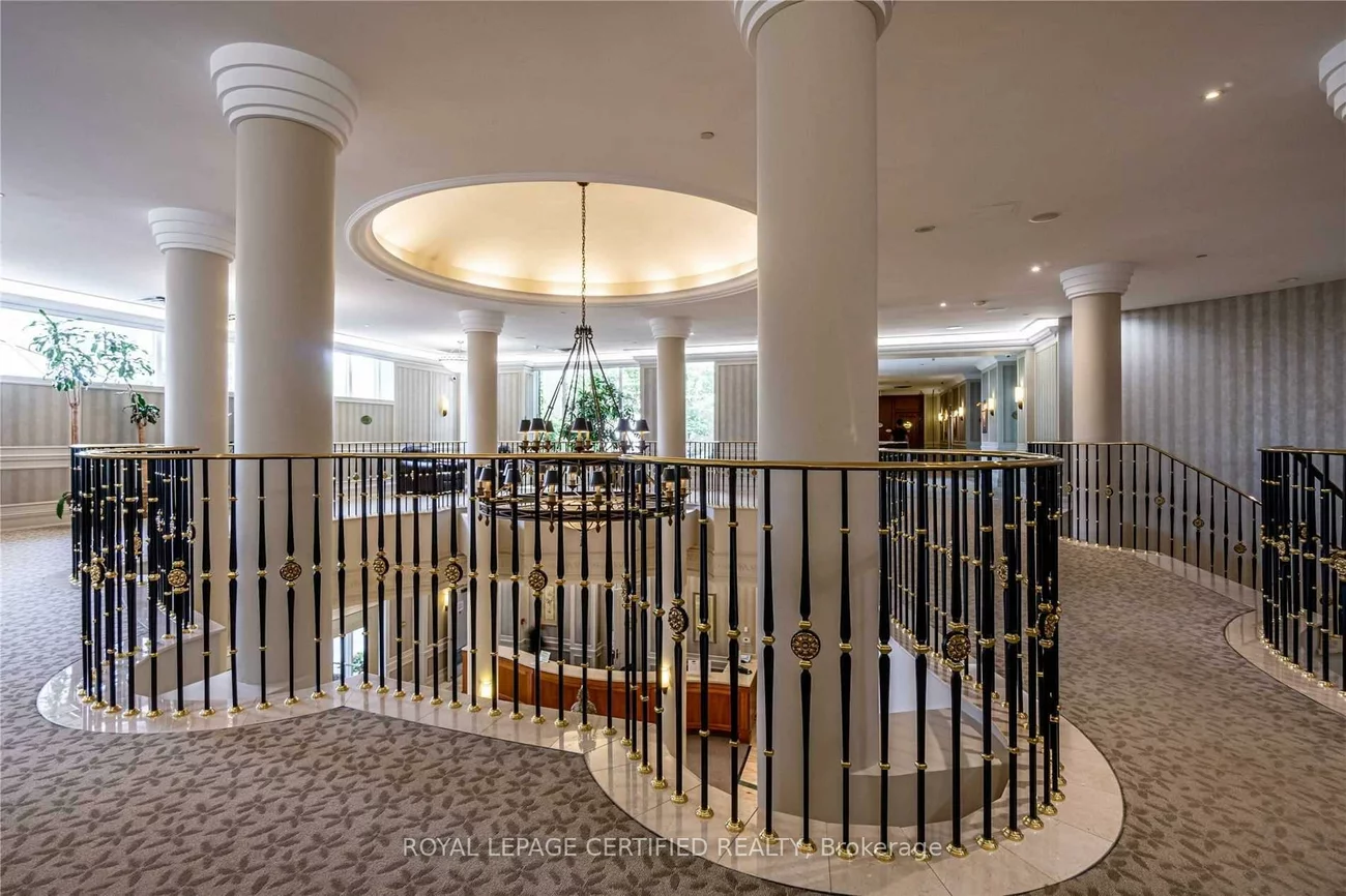 35, Kingsbridge Garden, Hurontario, Mississauga