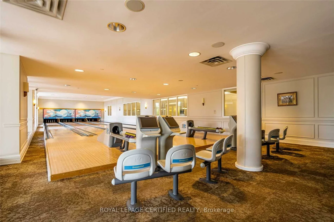 35, Kingsbridge Garden, Hurontario, Mississauga