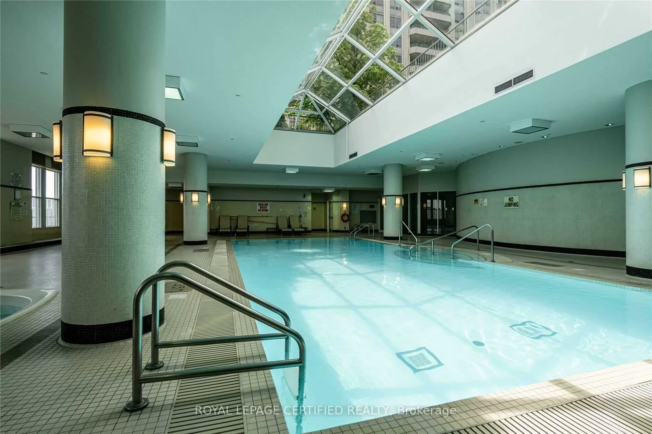 35, Kingsbridge Garden, Hurontario, Mississauga