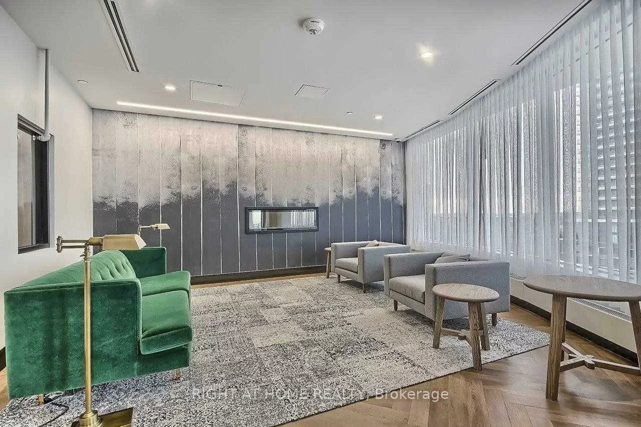 2520, Eglinton, Central Erin Mills, Mississauga