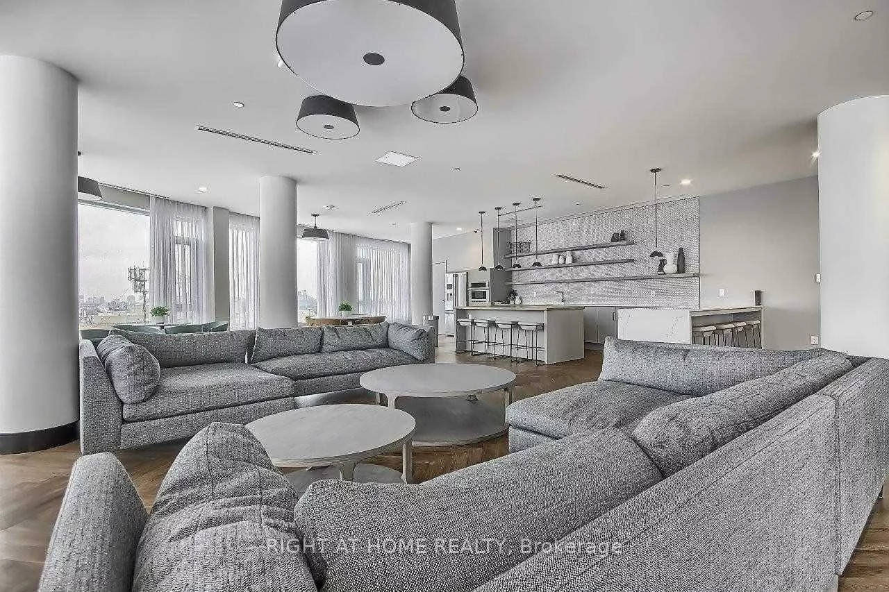 2520, Eglinton, Central Erin Mills, Mississauga