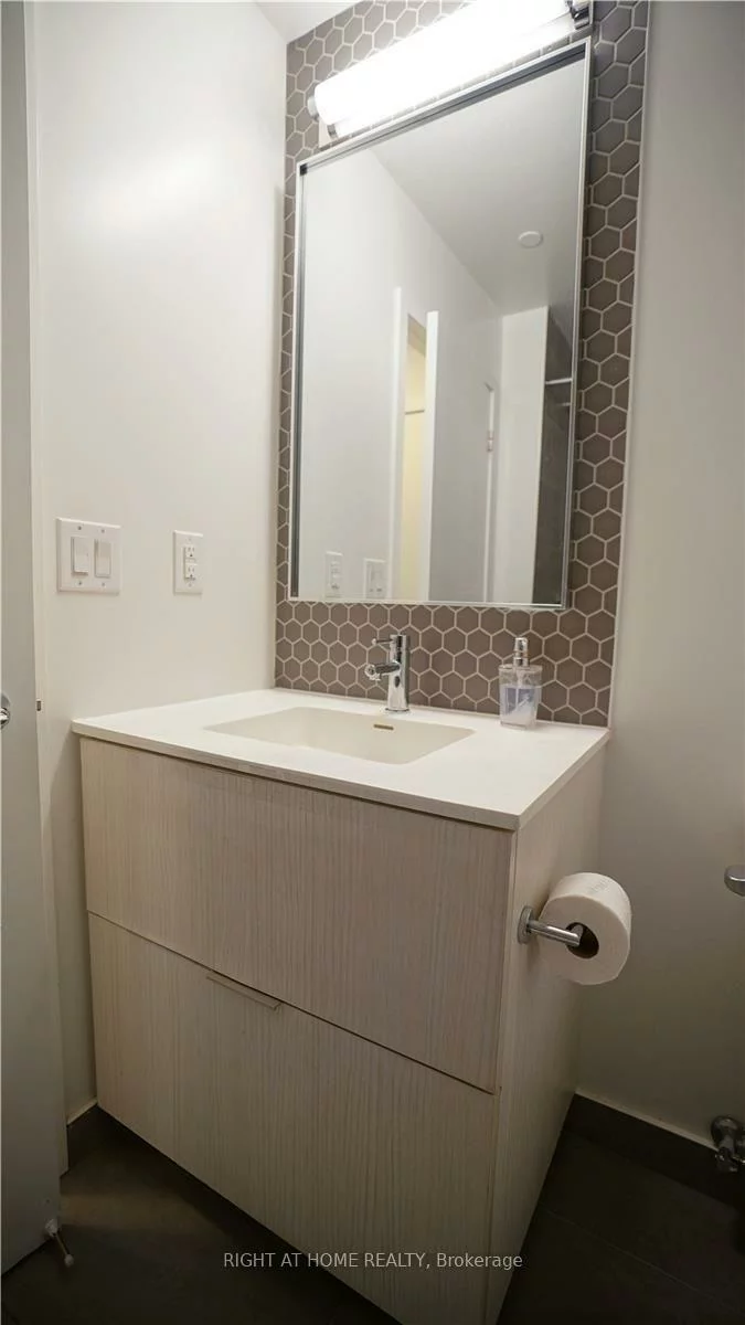 2520, Eglinton, Central Erin Mills, Mississauga
