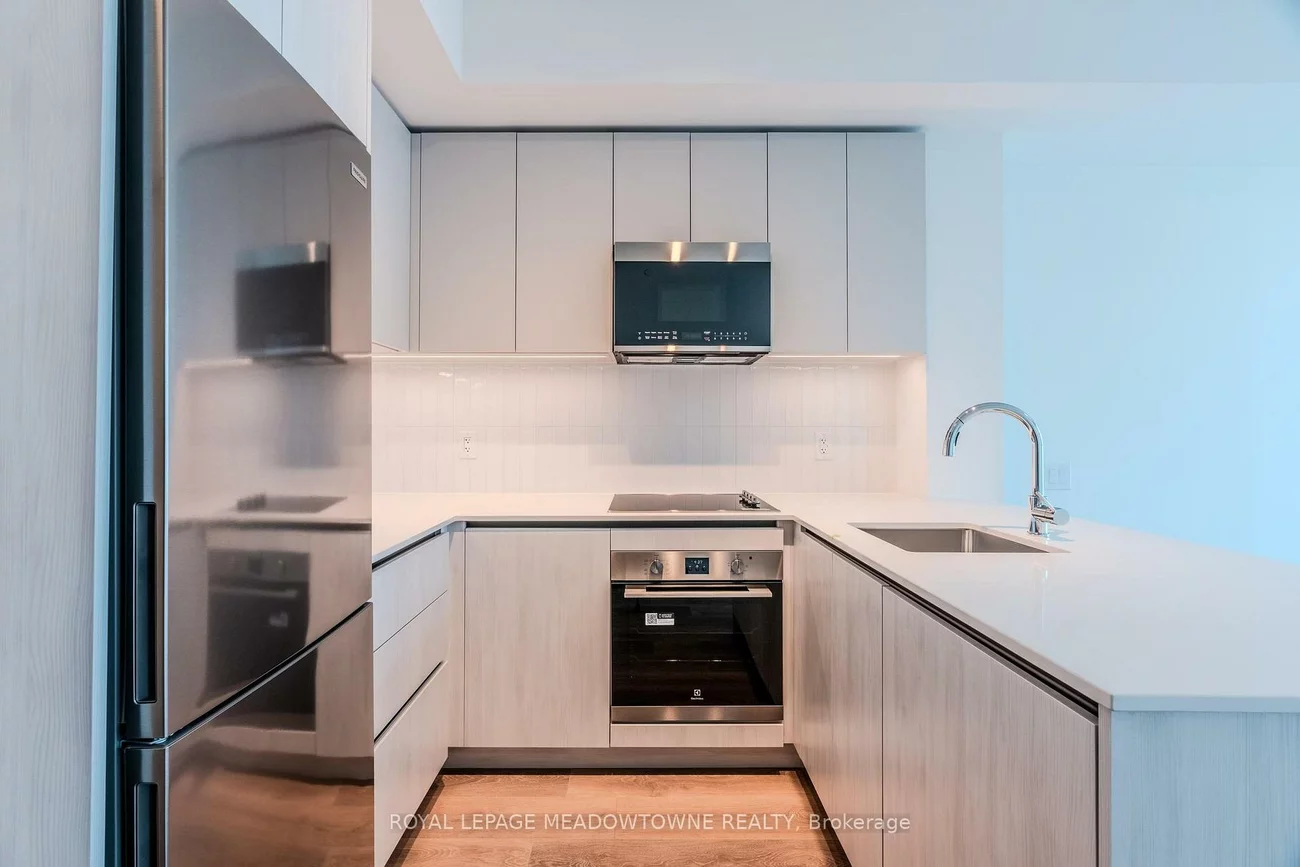 2485, Eglinton, Central Erin Mills, Mississauga
