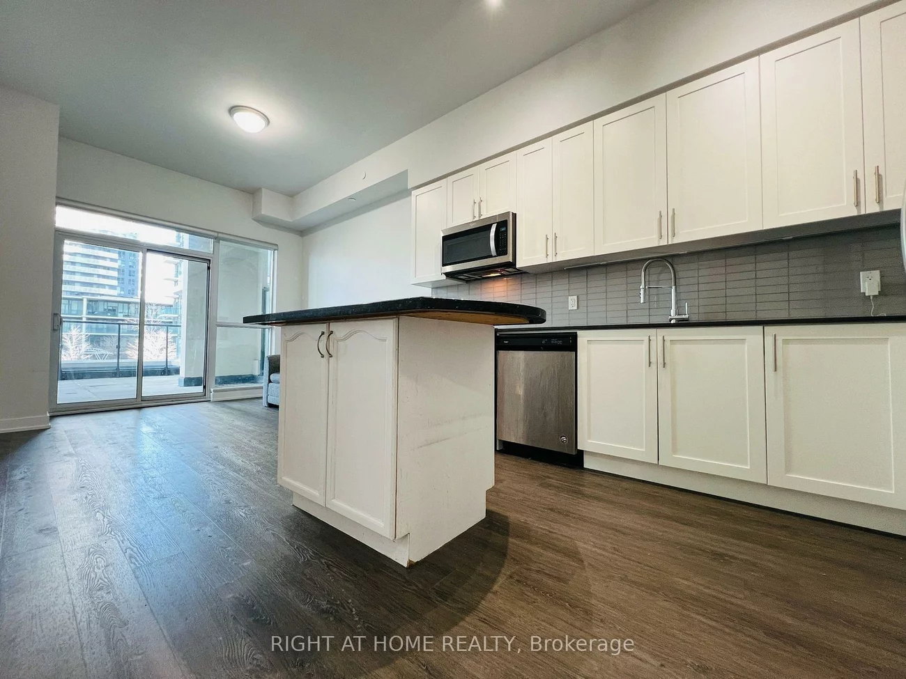 4055, Parkside Village, City Centre, Mississauga
