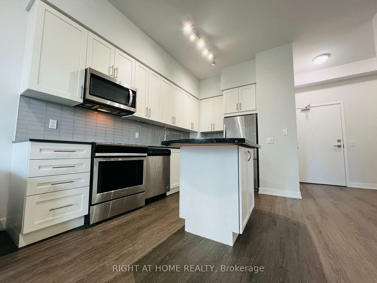 4055, Parkside Village, City Centre, Mississauga