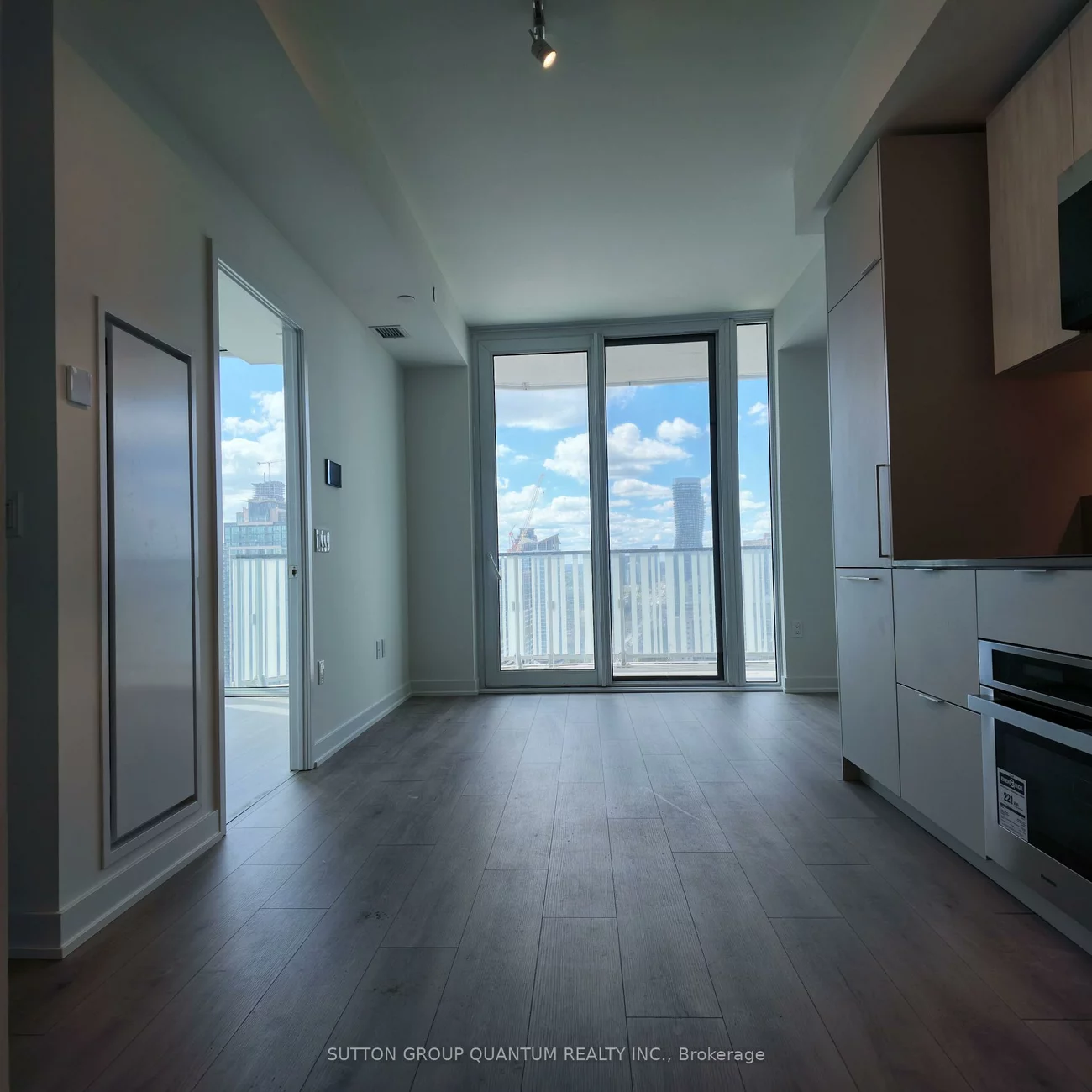 1, Fairview, Mississauga Valleys, Mississauga