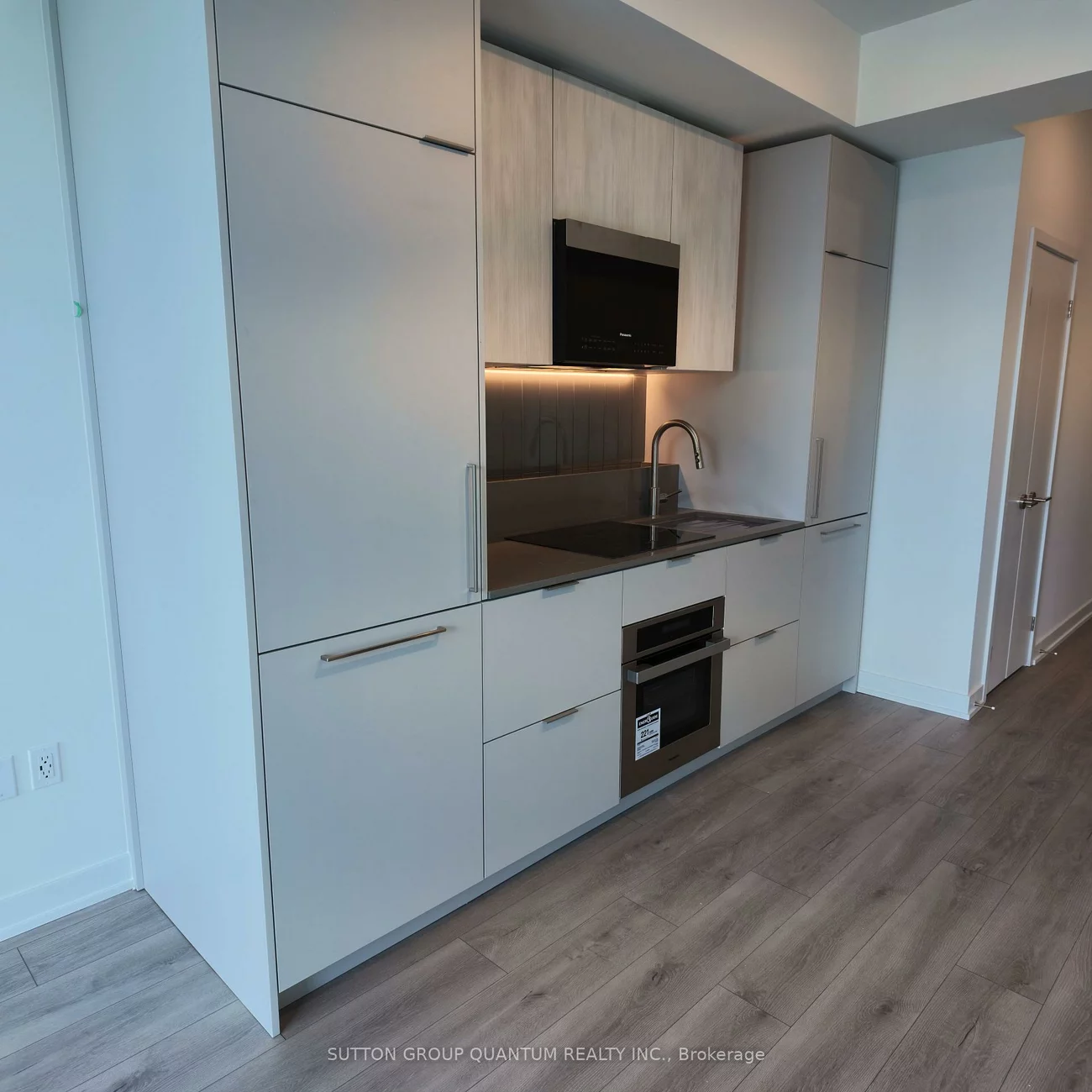 1, Fairview, Mississauga Valleys, Mississauga