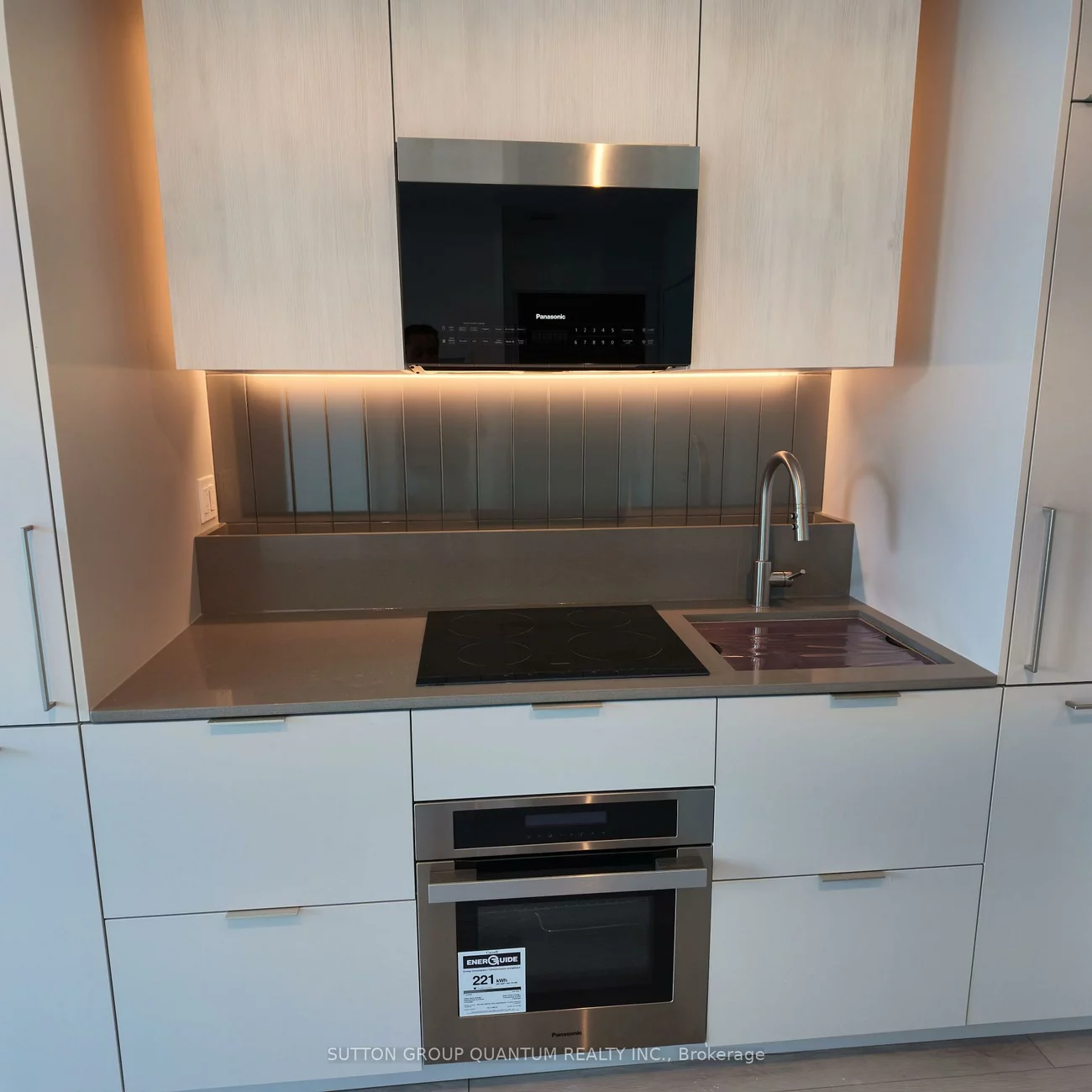 1, Fairview, Mississauga Valleys, Mississauga