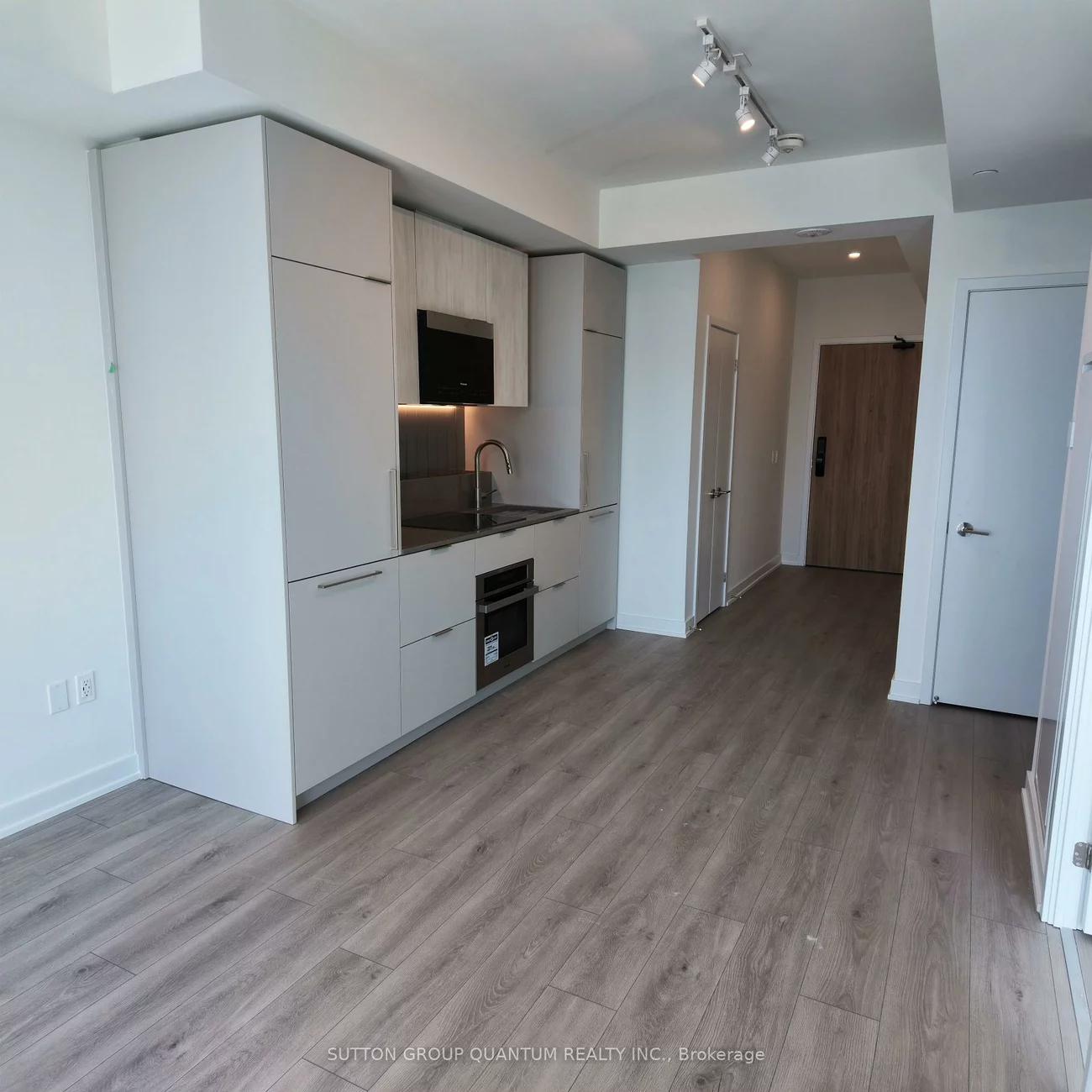 1, Fairview, Mississauga Valleys, Mississauga