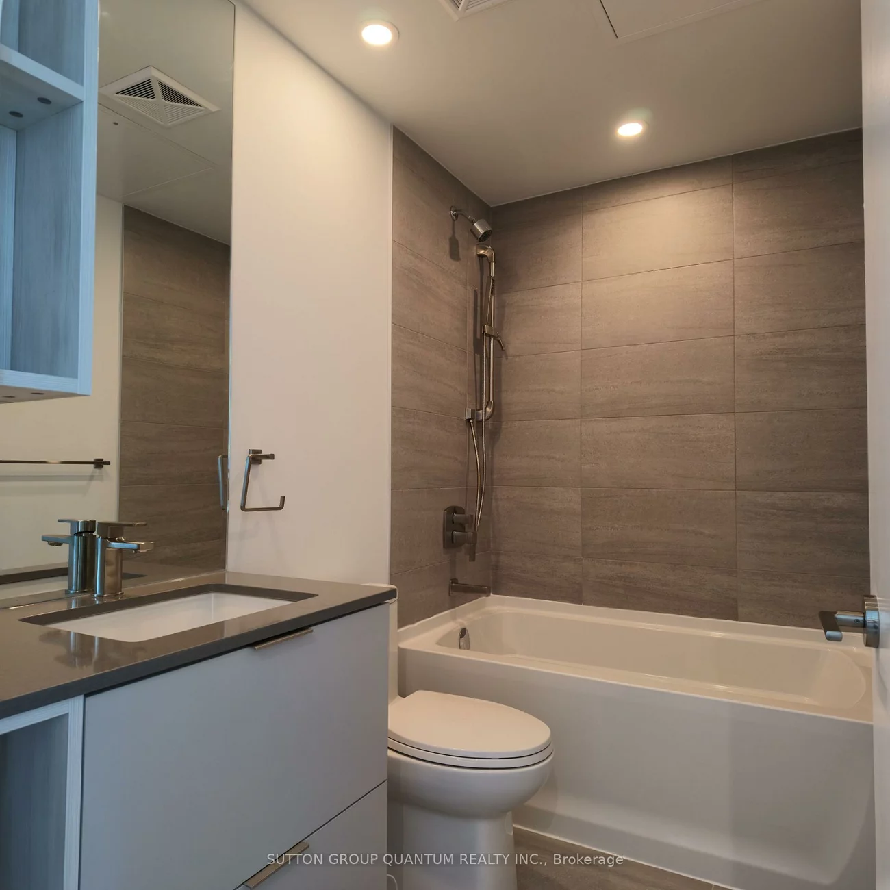 1, Fairview, Mississauga Valleys, Mississauga