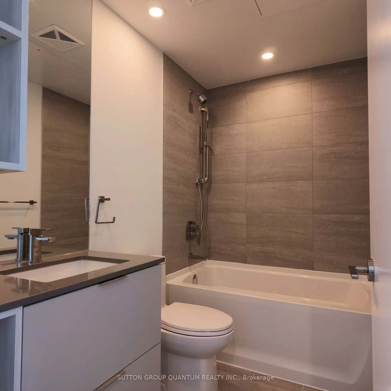 1, Fairview, Mississauga Valleys, Mississauga