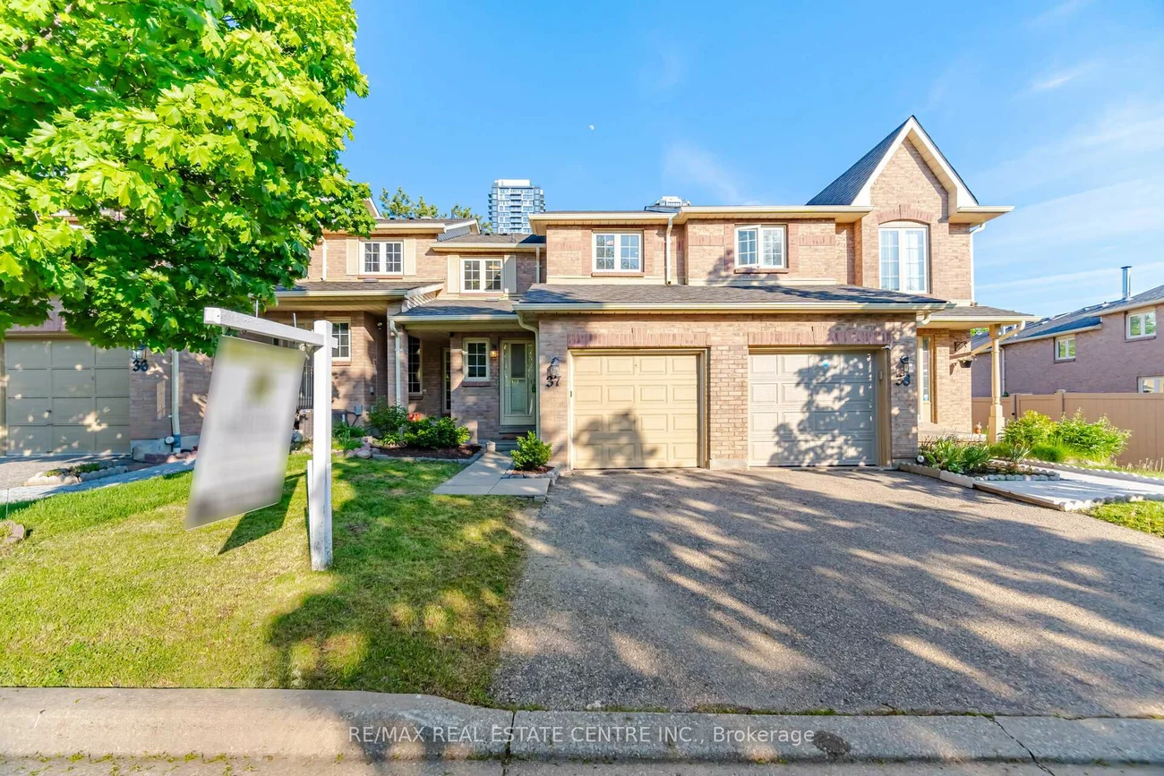 35, Ceremonial, Hurontario, Mississauga