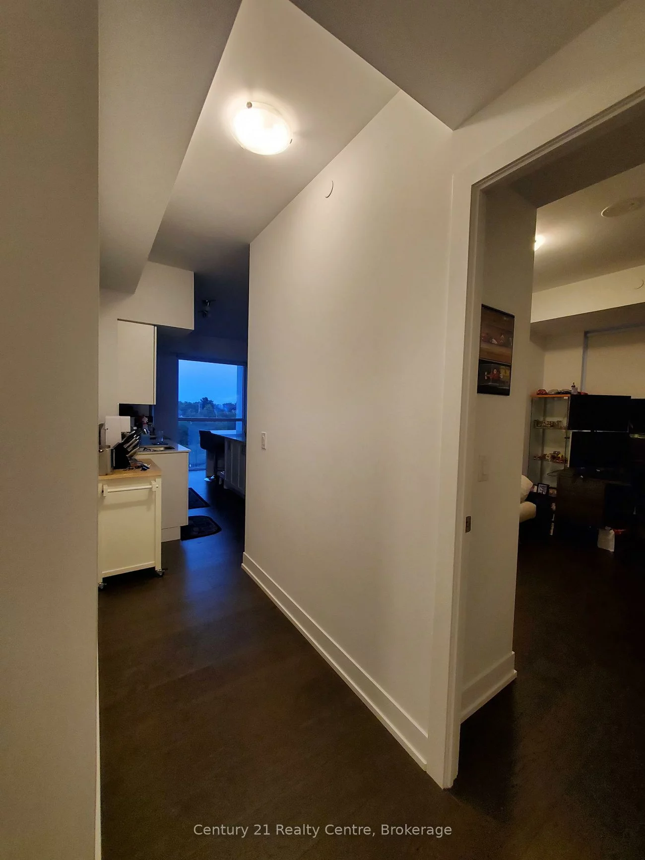 1063, Douglas Mccurdy Comm, Lakeview, Mississauga