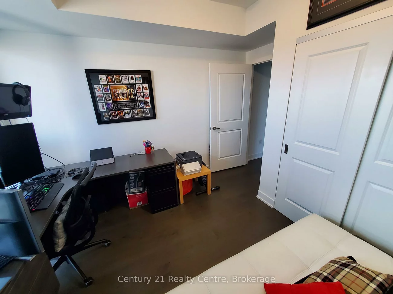 1063, Douglas Mccurdy Comm, Lakeview, Mississauga