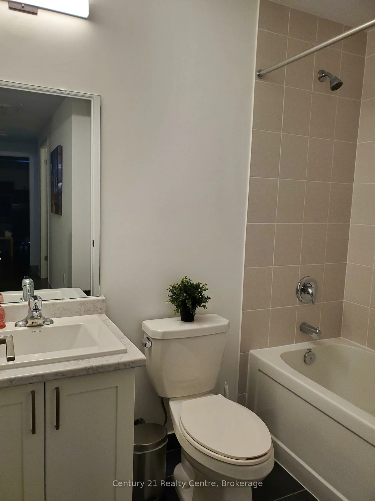 1063, Douglas Mccurdy Comm, Lakeview, Mississauga