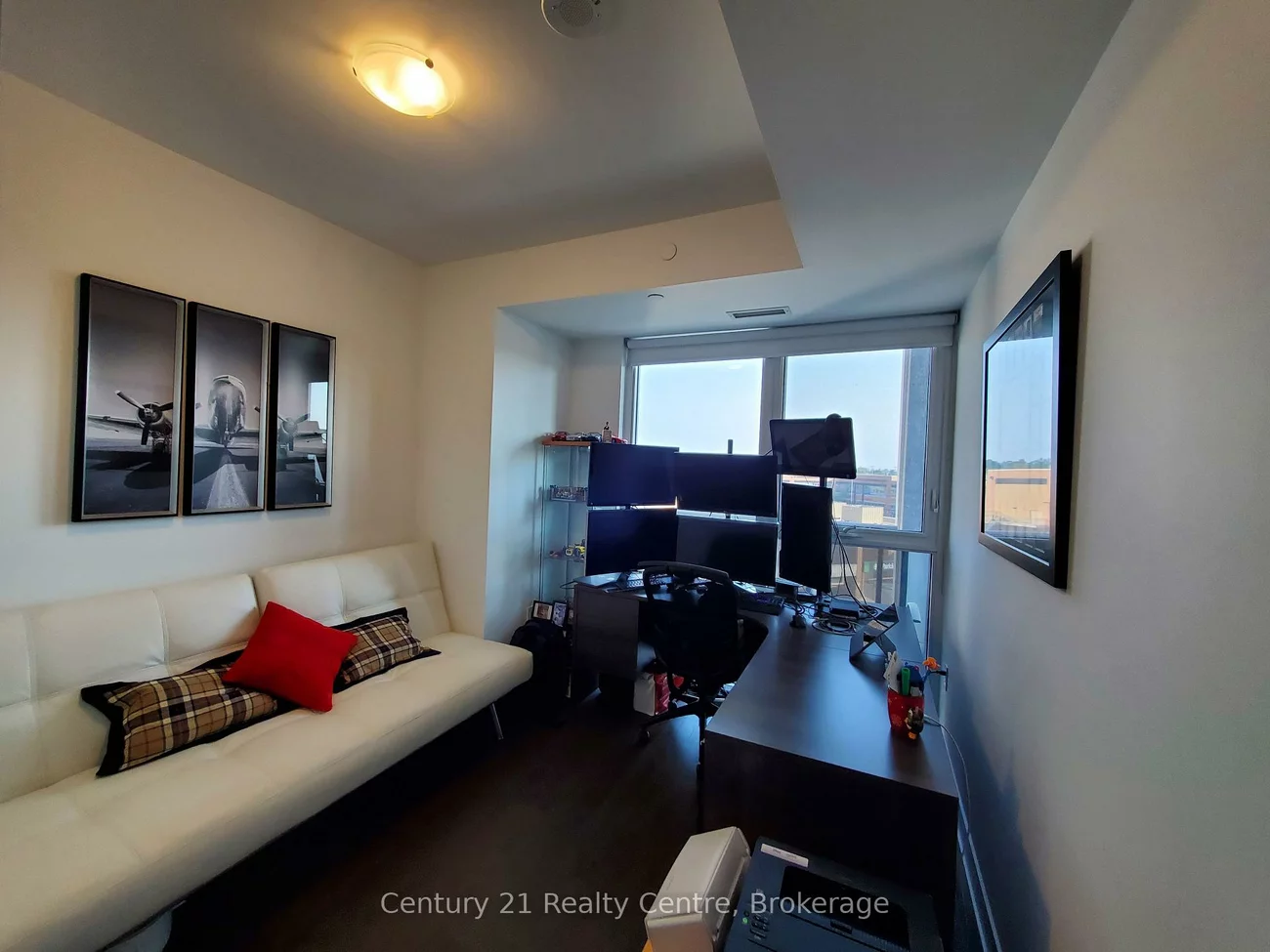 1063, Douglas Mccurdy Comm, Lakeview, Mississauga