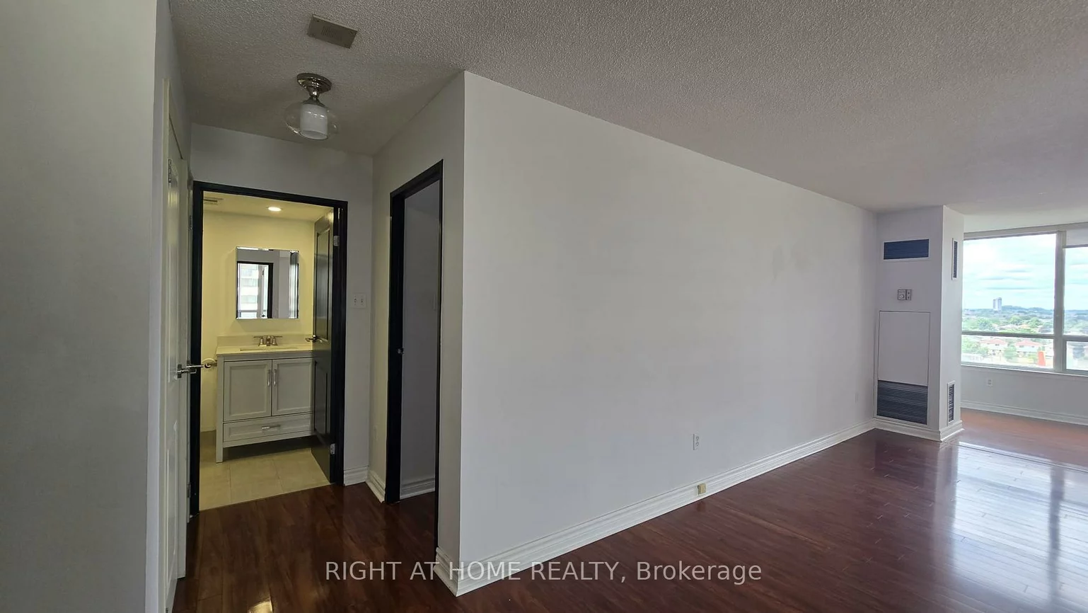 550, Webb, City Centre, Mississauga