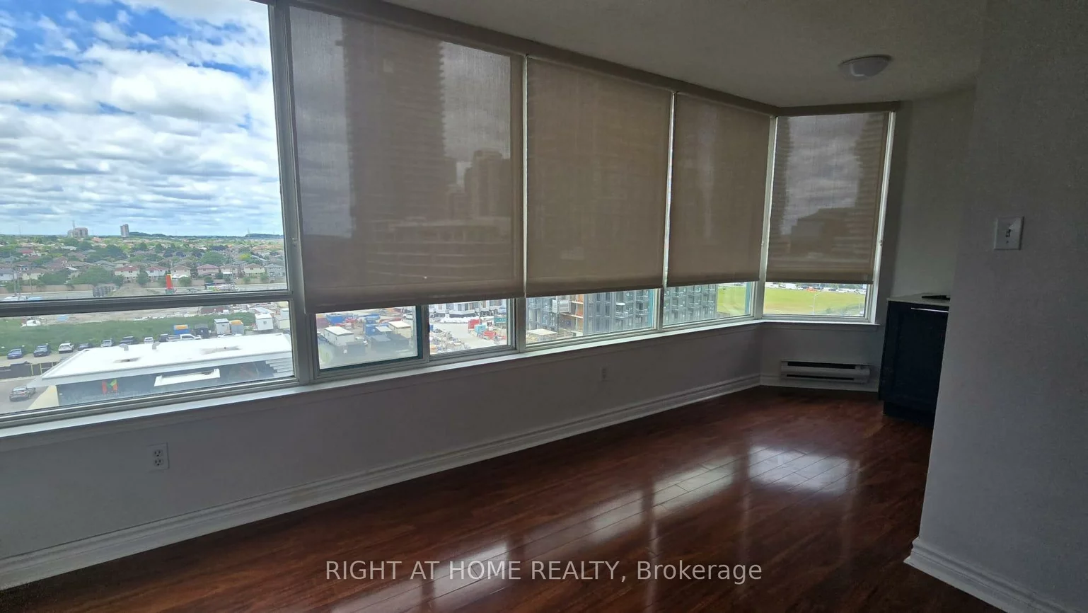 550, Webb, City Centre, Mississauga
