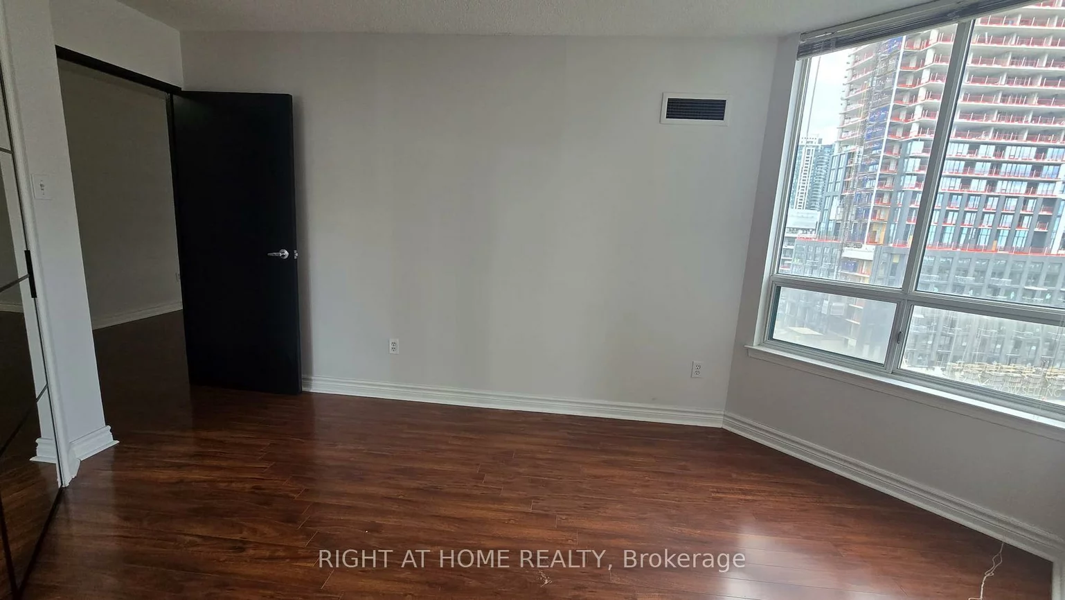 550, Webb, City Centre, Mississauga