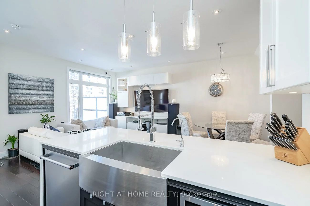 4030, Parkside Village, Creditview, Mississauga