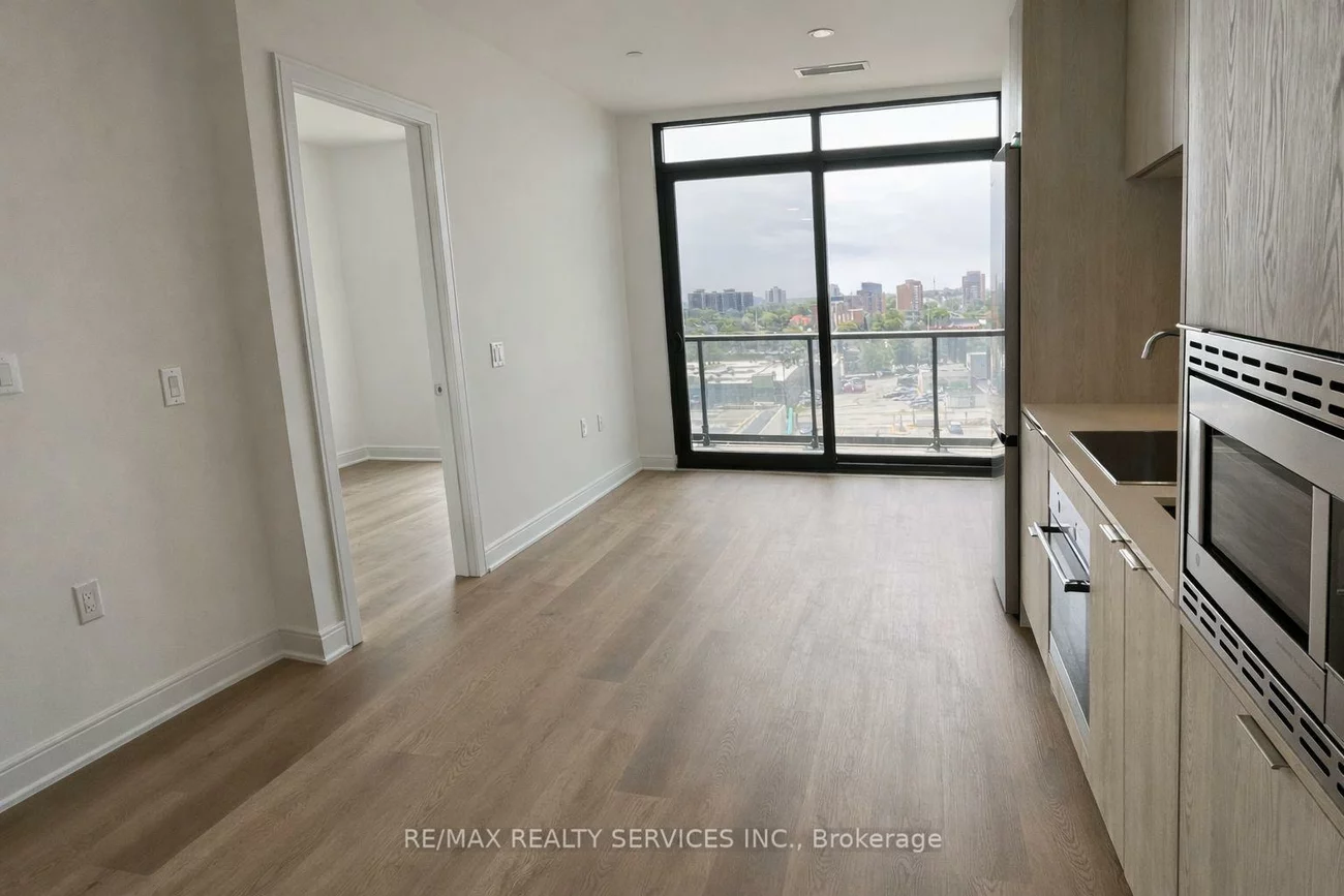 86, Dundas, Cooksville, Mississauga